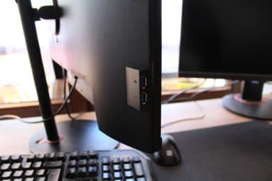 Acer Nitro XV2 : moniteur de jeu HDR-WQHD 144 Hz examiné USB sur le côté