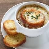 La vraie soupe à l’oignon gratinée, c’est de saison! La vraie soupe à l’oignon gratinée, c’est de saison!