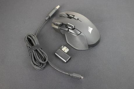 Examen de la souris de jeu sans fil Corsair Ironclaw RGB