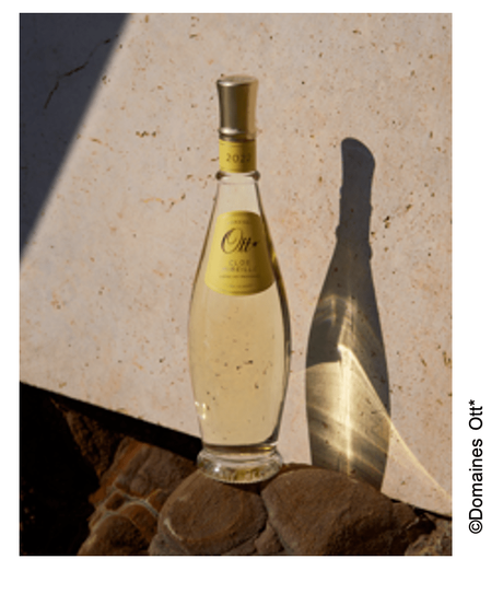 Clos Mireille Blanc 2022 Domaines Ott* affirme sa personnalité de grand vin de gastronomie, compagnon des mets les plus raffinés
