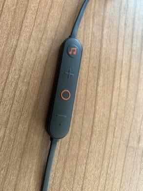 Creative Outlier One Plus : des écouteurs bons et abordables pour les athlètes ? Élément de contrôle