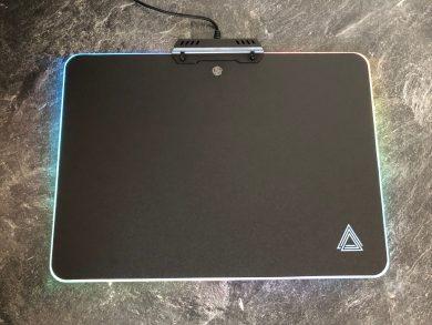 Examen du tapis de souris Lexip B5 RGB : coque rigide, noyau coloré ?