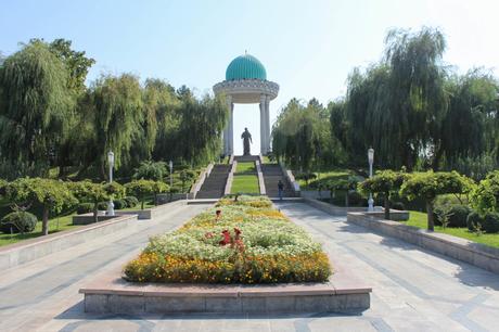 Monument Alisher Navoi, Navoi Park, Toshkent
