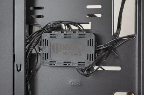 Kolink Horizon RGB : une tour midi spacieuse avec beaucoup de verre et RVB examinée