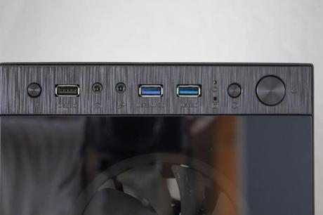 Kolink Horizon RGB : une tour midi spacieuse avec beaucoup de verre et RVB examinée