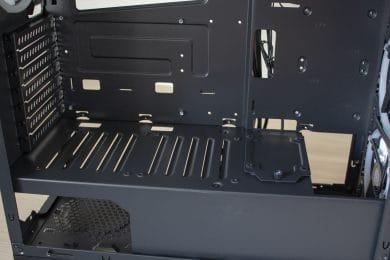 Kolink Horizon RGB : une tour midi spacieuse avec beaucoup de verre et RVB examinée