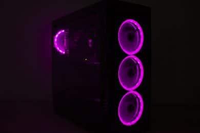 Kolink Horizon RGB : une tour midi spacieuse avec beaucoup de verre et RVB examinée