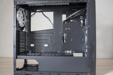 Kolink Horizon RGB : une tour midi spacieuse avec beaucoup de verre et RVB examinée