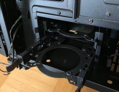 Enermax Equilence : tour midi avec panneau de verre foncé examinée Enermax Equilence : tour midi avec panneau de verre foncé examinée