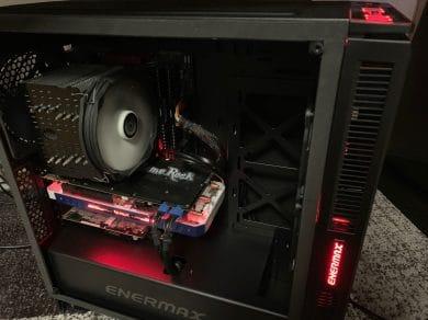 Enermax Equilence : tour midi avec panneau de verre foncé examinée Enermax Equilence : tour midi avec panneau de verre foncé examinée