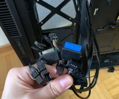 Enermax Equilence : tour midi avec panneau de verre foncé examinée Enermax Equilence : tour midi avec panneau de verre foncé examinée