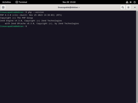 Terminal affichant la version PHP 8.3 sur Debian