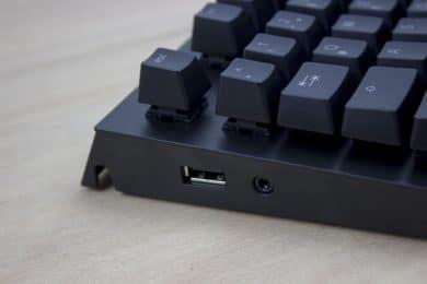 Razer BlackWidow Elite Review : ancienne version rééditée Hub USB et port audio Razer BlackWidow Elite