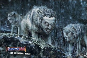 L’homme-animal version Snickers
