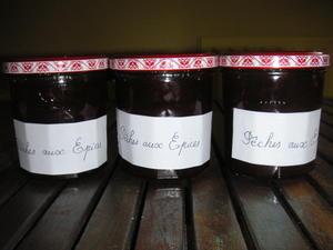 Confiture aux pêches et aux épices.