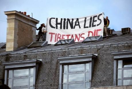china-lies-tibetans-die.1219585759.jpg