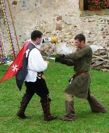 Cracheurs de feu et tournois à la fête médiévale du Château de Sierck (photos)
