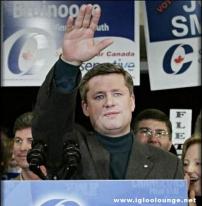 http://canadianobserver.files.wordpress.com/2007/04/stephen_harper_victory.jpg?w=202&h=208