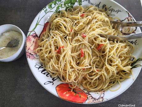 Spaghetti aglio e olio alla napoletana