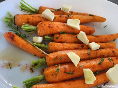 Carottes rôties, salsa verde de fanes, yaourt à l’ail confit de Fabrice Mignot