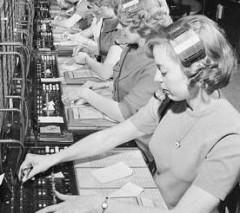 Les cons qui ont un (petit) pouvoir StandardTelephonique.jpg