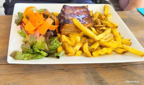 Le Cercle Néerlandais Catalunya cherche de la fraîcheur au bord de l'eau au Barcares