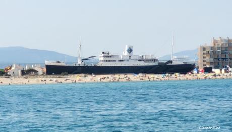Le Cercle Néerlandais Catalunya cherche de la fraîcheur au bord de l'eau au Barcares