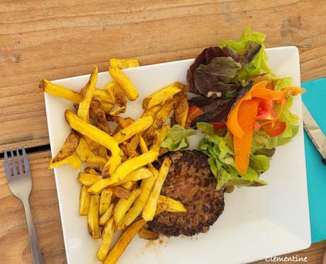 Le Cercle Néerlandais Catalunya cherche de la fraîcheur au bord de l'eau au Barcares
