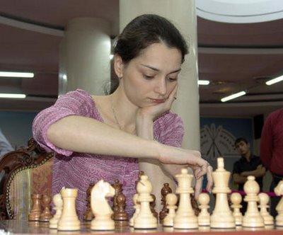 la joueuse d'échecs russe Alexandra Kosteniuk