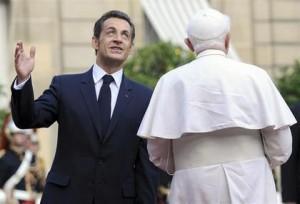 Pavlov et les médias français : le Pape est vraiment super méchant!