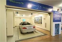 voiture prête à être rangée au parking