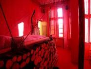 chambre d'hôtel rouge