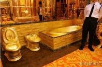 salle de bain en or 1