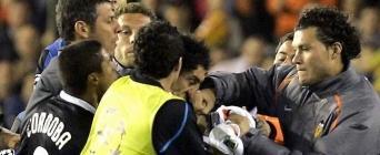 Panique sur le terrain de foot football bagarre suite