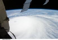 Ike depuis la station spatiale internationale, 354 kilomètres d'altitude