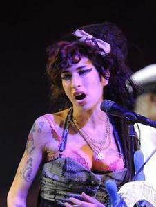 La facture salée d'Amy Winehouse pour avoir vomi sur des vêtements de marque