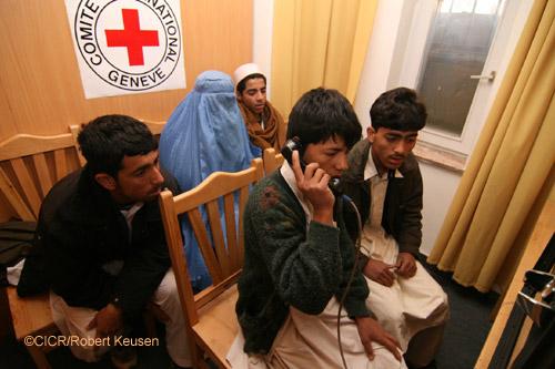 Afghanistan Quand webcams “réunissent” détenus familles