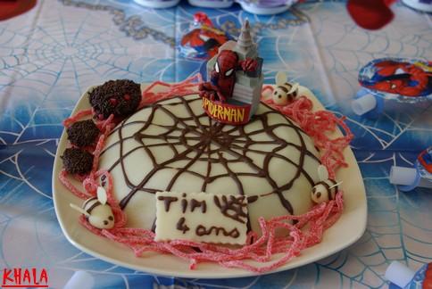 gâteau araignée pour les 4 ans de Spiderman