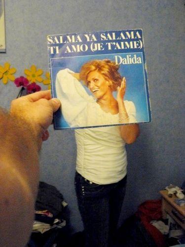 Le retour de la chaussure qui tue.... _Dalida - Salma ya salama (45t) - 1977.JPG