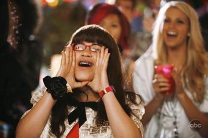 Ugly Betty saison 3 : photos de l'épisode 7 - Crushed | À Voir