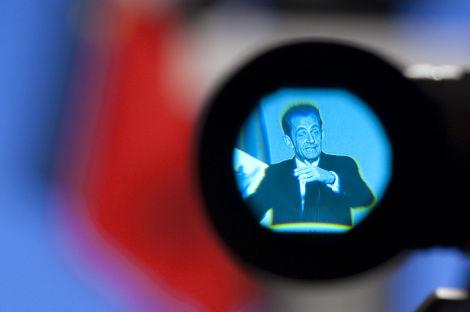 Viseur de caméra, pendant le discours de Nicolas Sarkozy à l'Elysée le 2 octobre (Philippe Wojazer/Reuters).