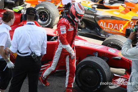 GP d'Europe : Kimi abandonne lors d'un mémorable GP, laissant ainsi s'echapper Alonso et Massa...