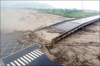 Typhon Sinlaku passé, blessures sont restées