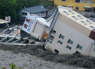 Typhon Sinlaku passé, blessures sont restées