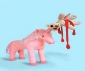 Le tricot peut aussi créer des oeuvres d'art gores tricot gore licorne