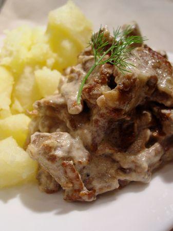 fricassee_de_veau_aux_girolles