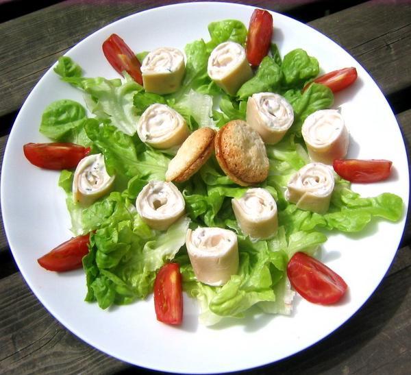 Salade de Roulés de Jambon de Dinde au Fromage aux Noix