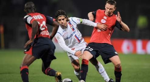 Juninho et les Lyonnais affrontent le Steaua Bucarest