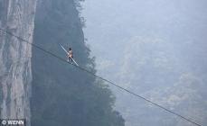 funambule tentant de battre le record mondial