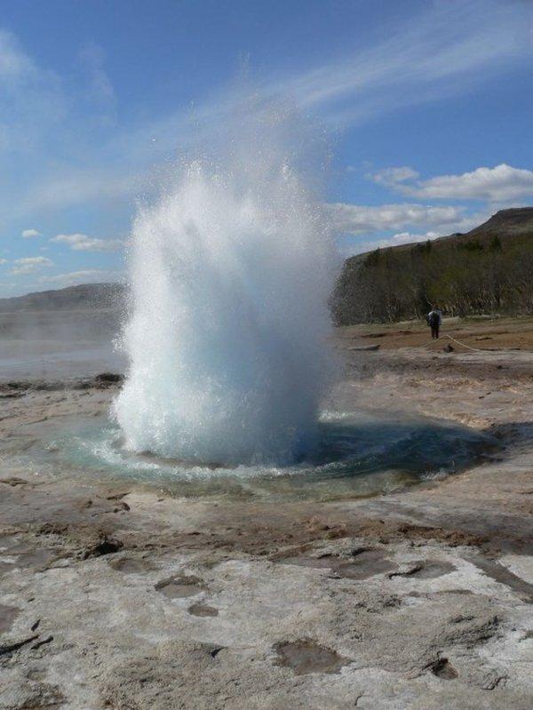 Le geyser Strokkur, Islande